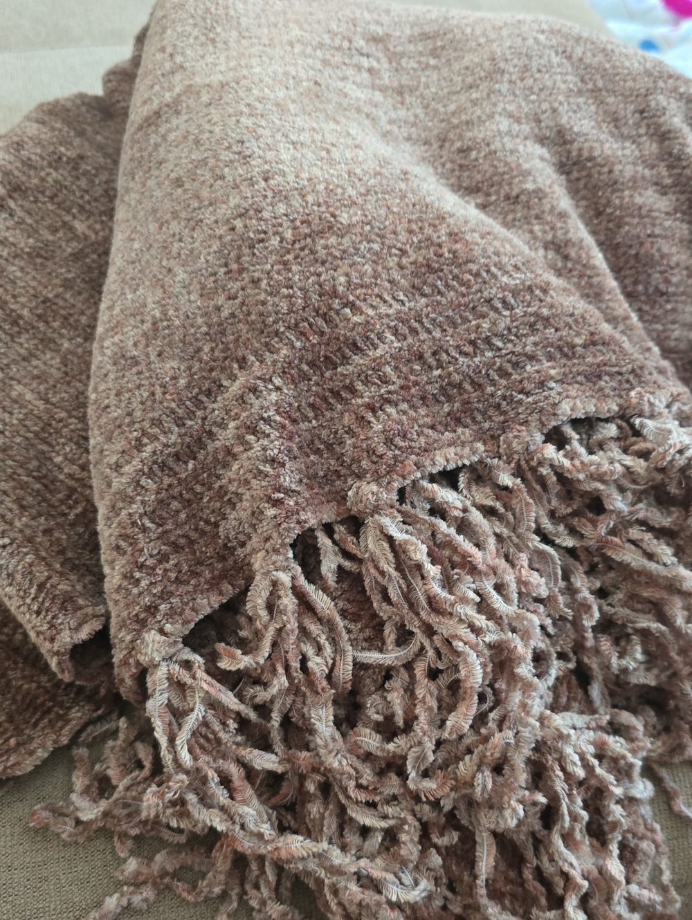 Super Soft Plush Chenille Throw Blanket with Fringe